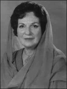 Begum Viqar-un-Nisa, an Austrian by birth, was married to Sir Feroz Khan Noon in 1945. They left Dehli for Lahore the same year, after Sir Noon resigned ... - P1020011